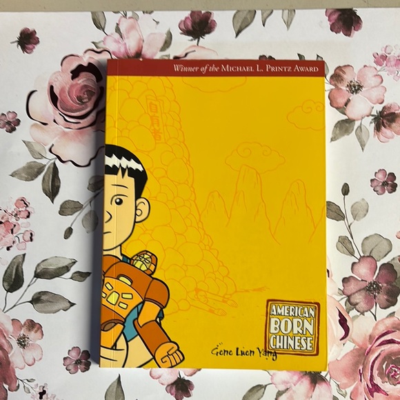 American Born Chinese Graphic Novel - Picture 1 of 2